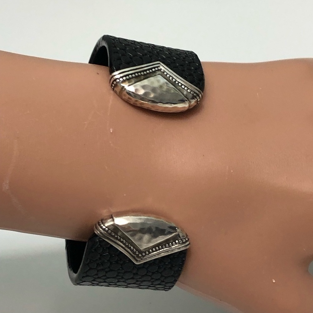 SILPADA Genuine Leather 925 Sterling Silver Sting Ray Cuff Bracelet - Picture 1 of 9